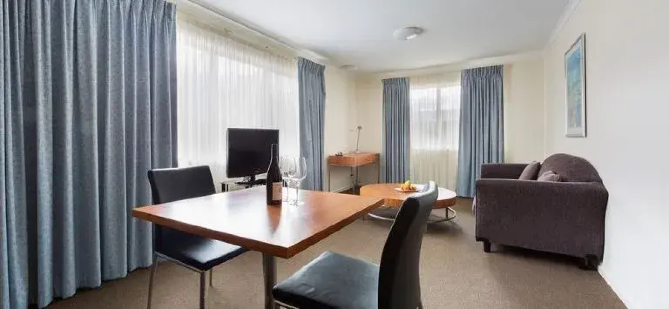 Premier Hotel & Apartments