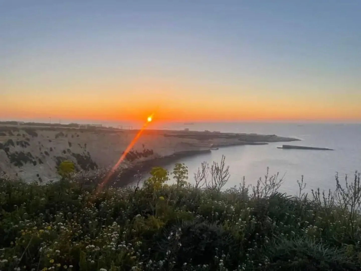 Peaceful Haven With Stunning Views Close to sea