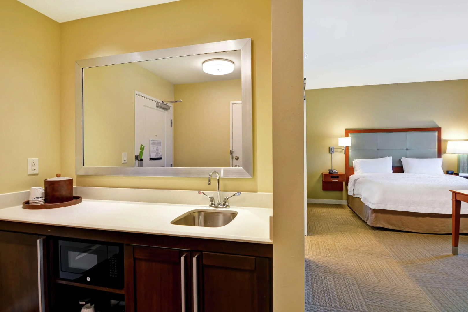 Hampton Inn & Suites Charleston Airport