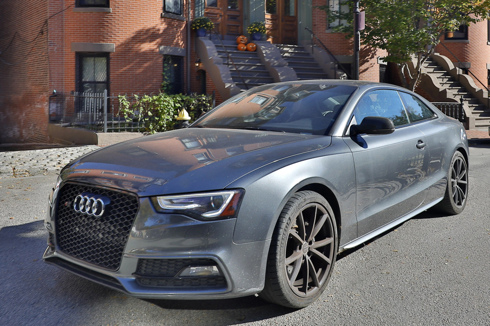 Perfect Location! Great Amenities Included!