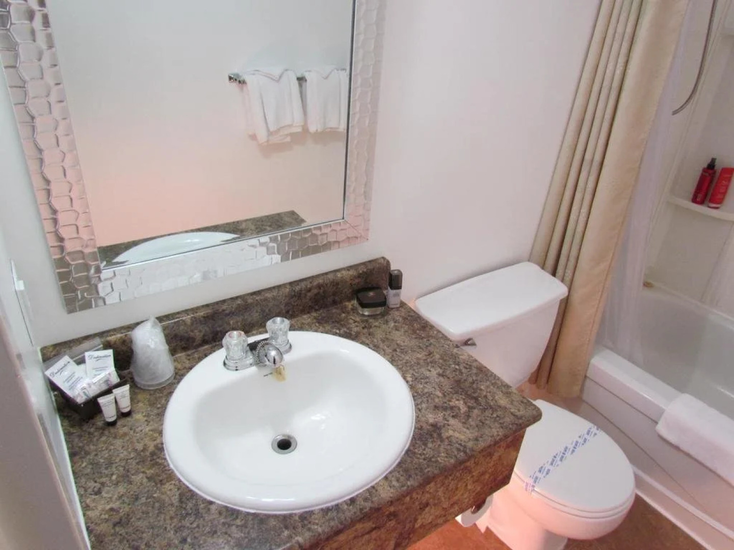 L Auberge et restaurant La Glacière