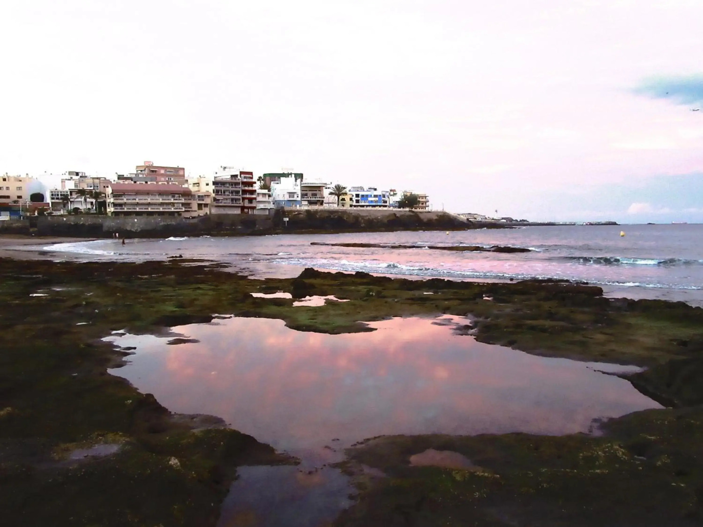 Estudio con encanto en la playa (aptos.salinetas)