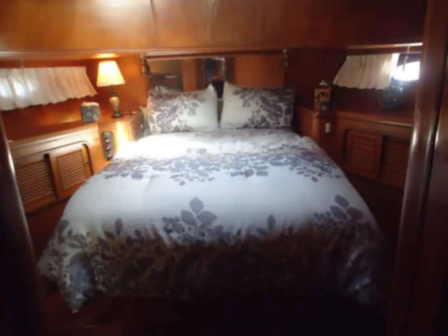 我们的游艇酒店(Our Yacht)