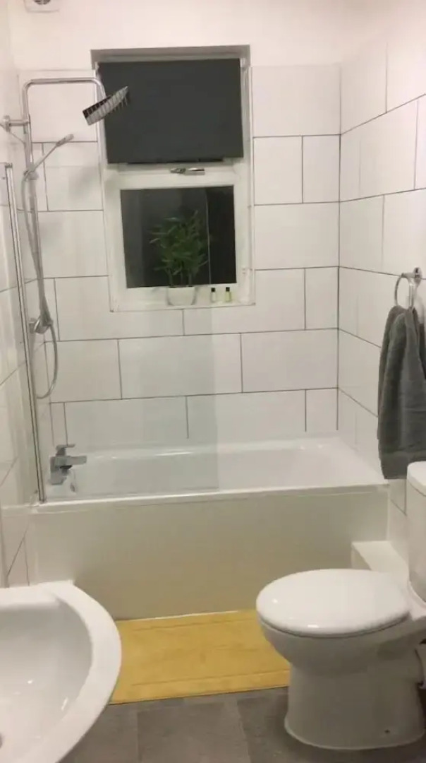 Central Wigan Welcoming Townhouse Sleeps up to 6