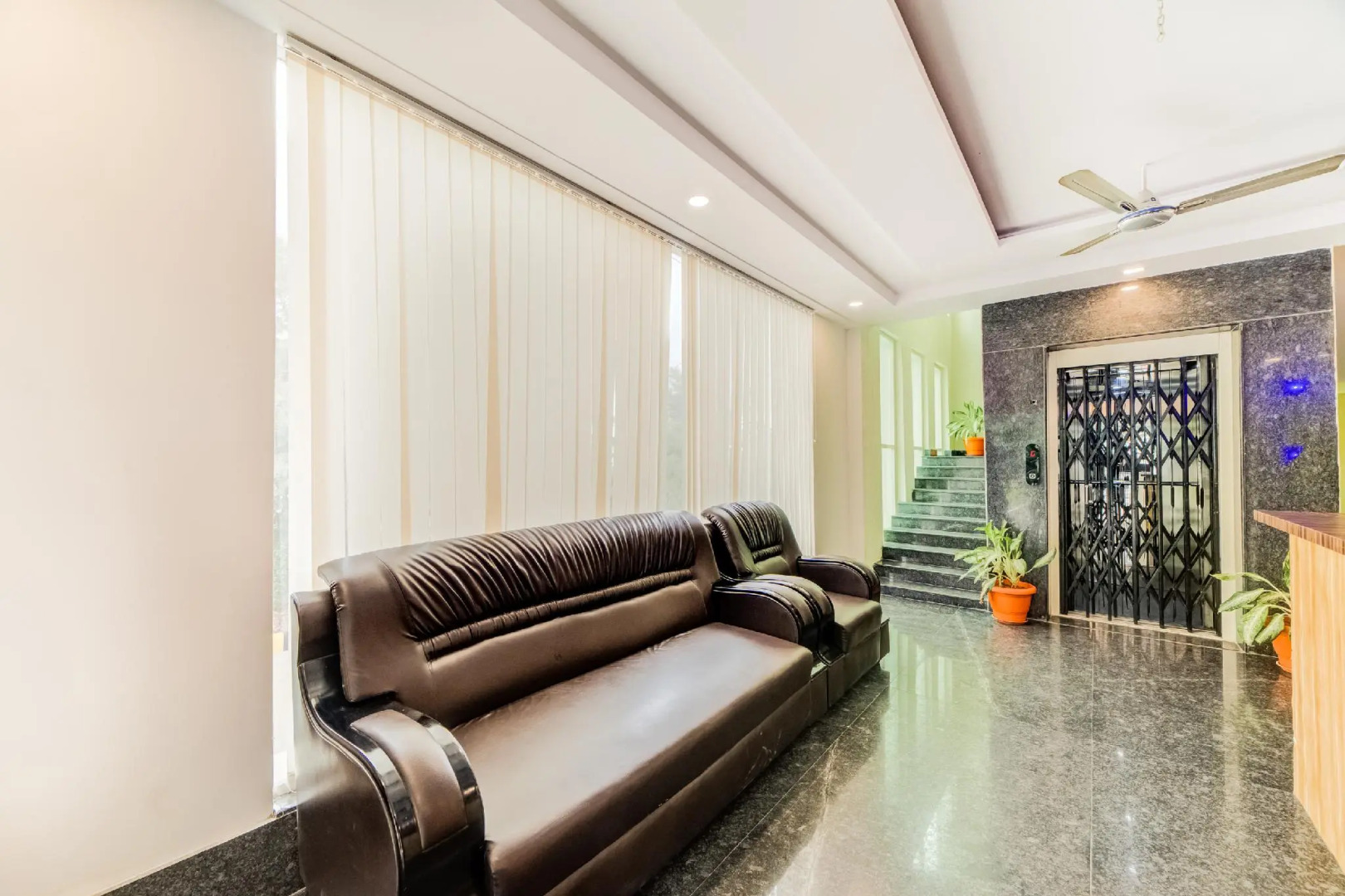 Capital O 47601 Airport Palace Hotel