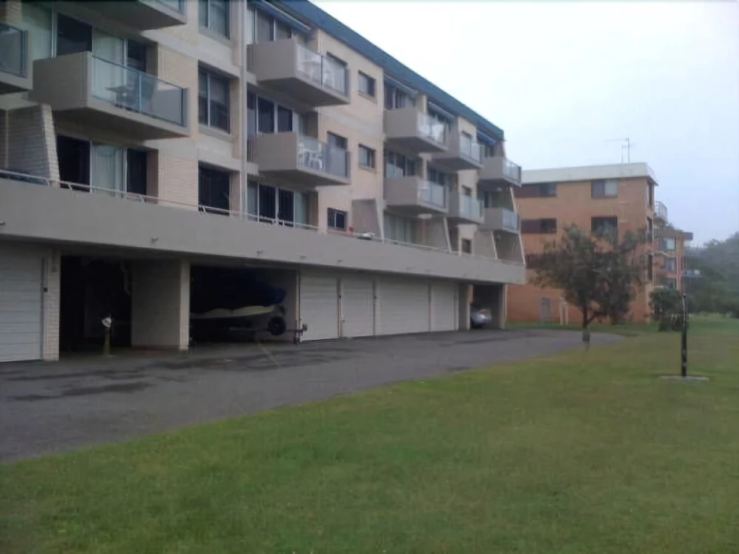 Ocean Shores, 8/27 Weatherly Close