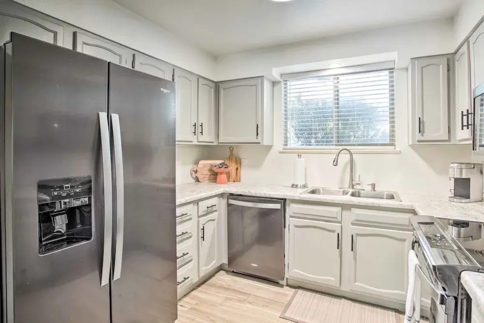 Stunning Condo By Trails, Nat'l Monument!