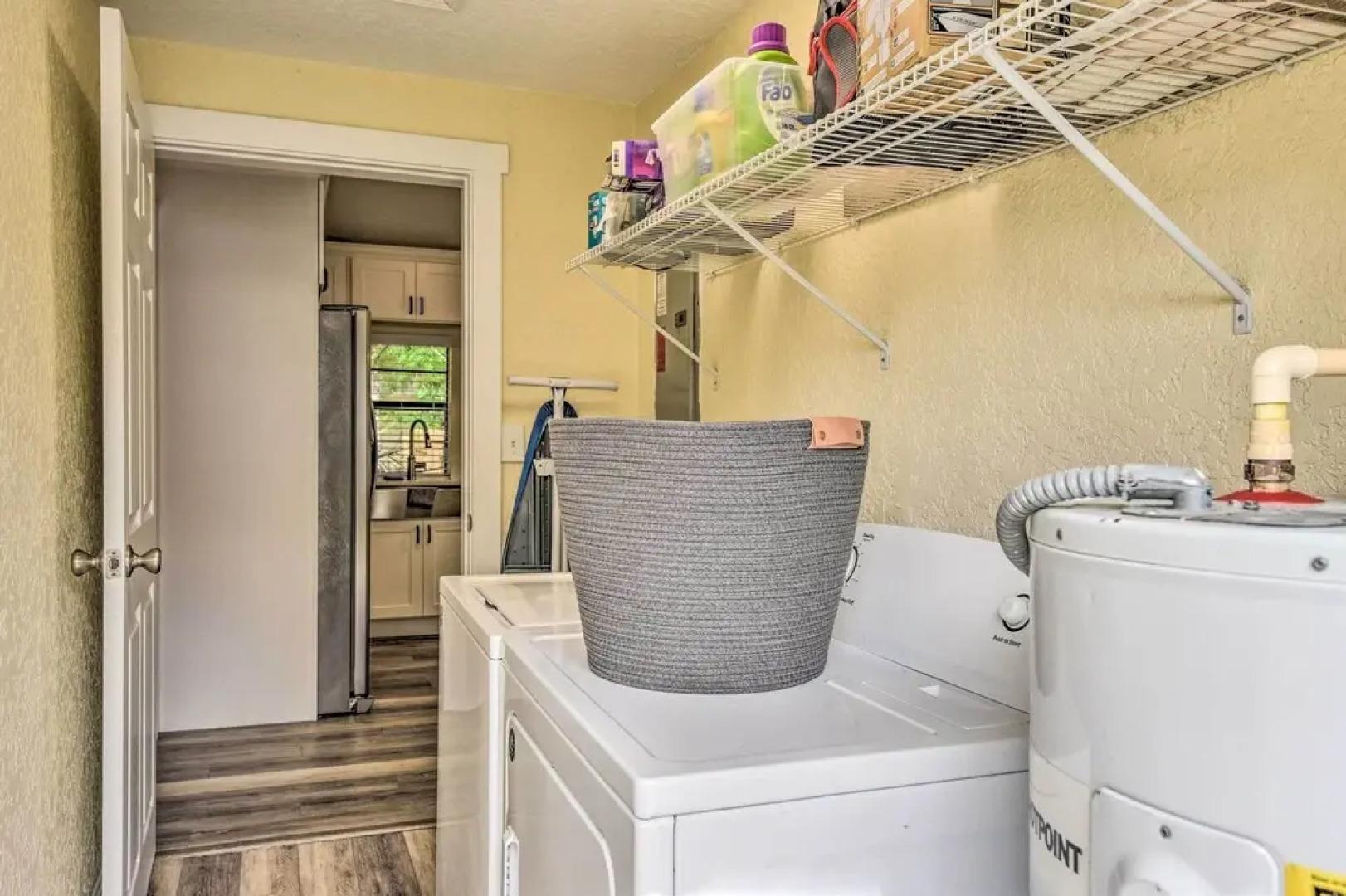 Family Home: Walk to Downtown & Stetson Univ!