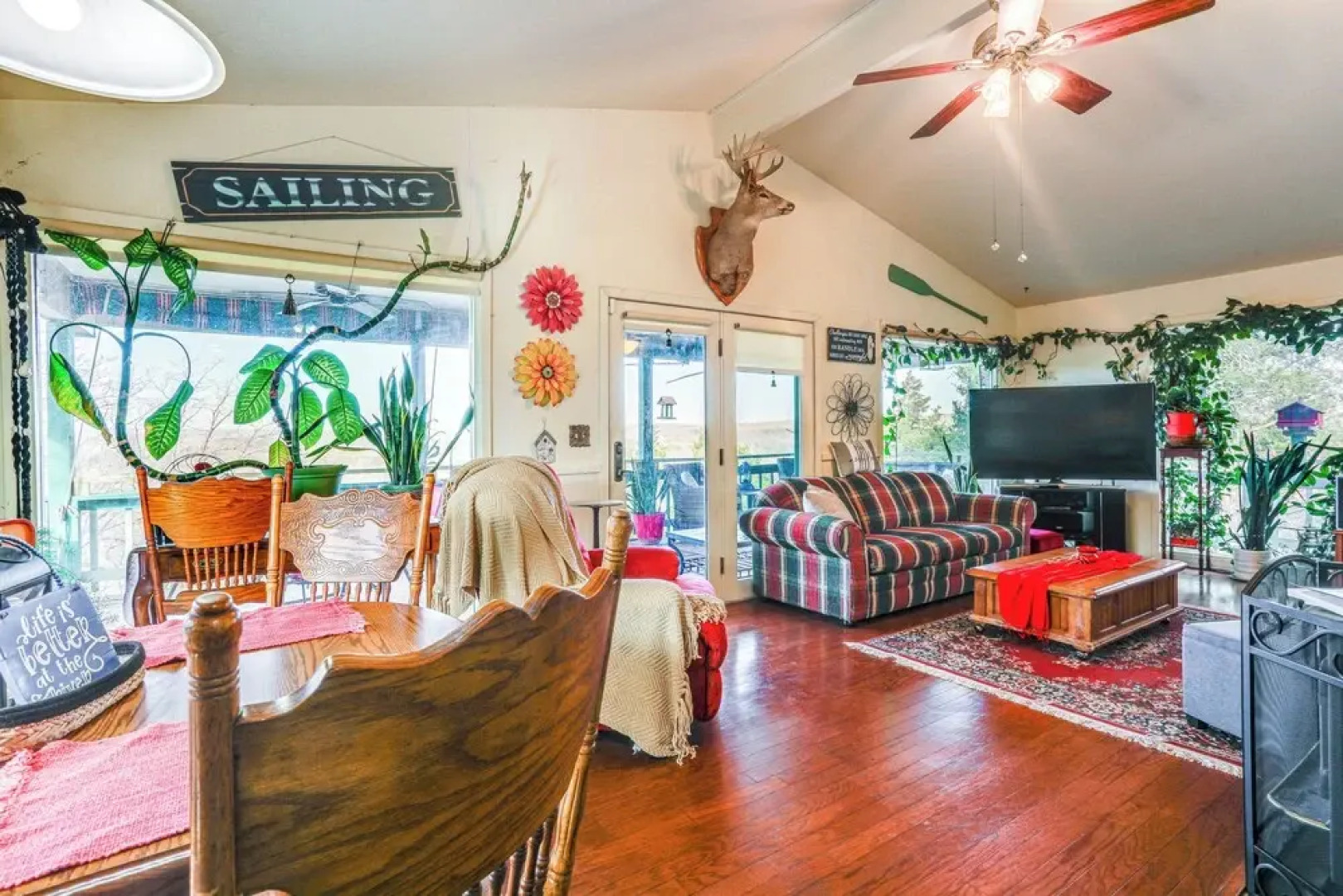 'the Treehouse' in Cherokee Village: Deck & Views