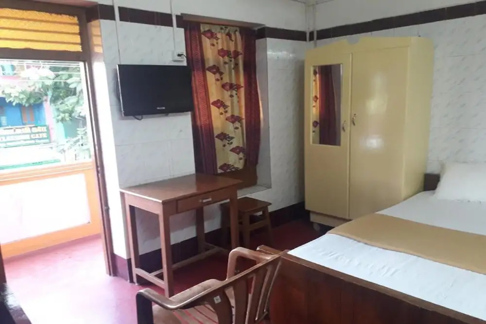 Parisha Residency - Temple Side Hotel