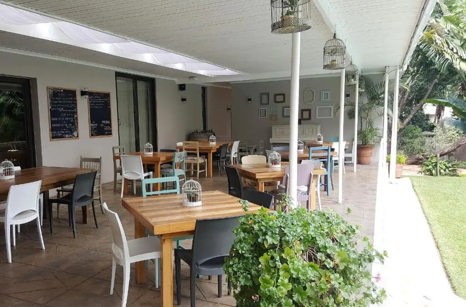 Mijn Kitchen Coffee Shop and B&B