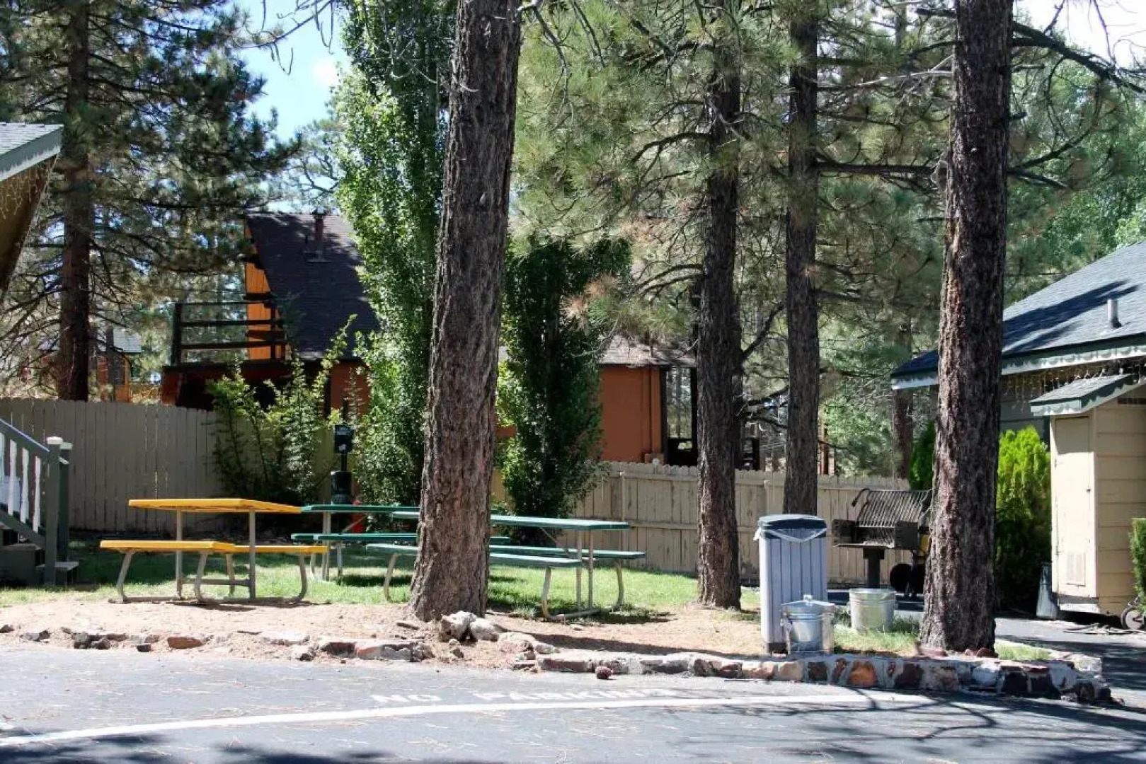 Rodeway Inn & Suites Fireside Lodge