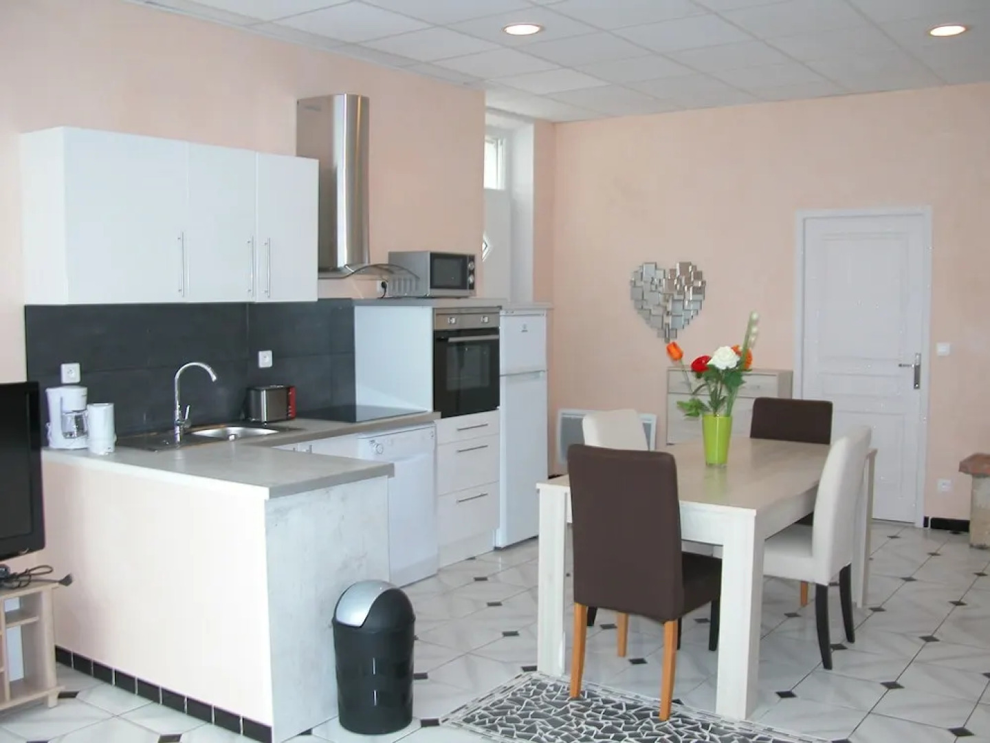 Aquanerius Residence