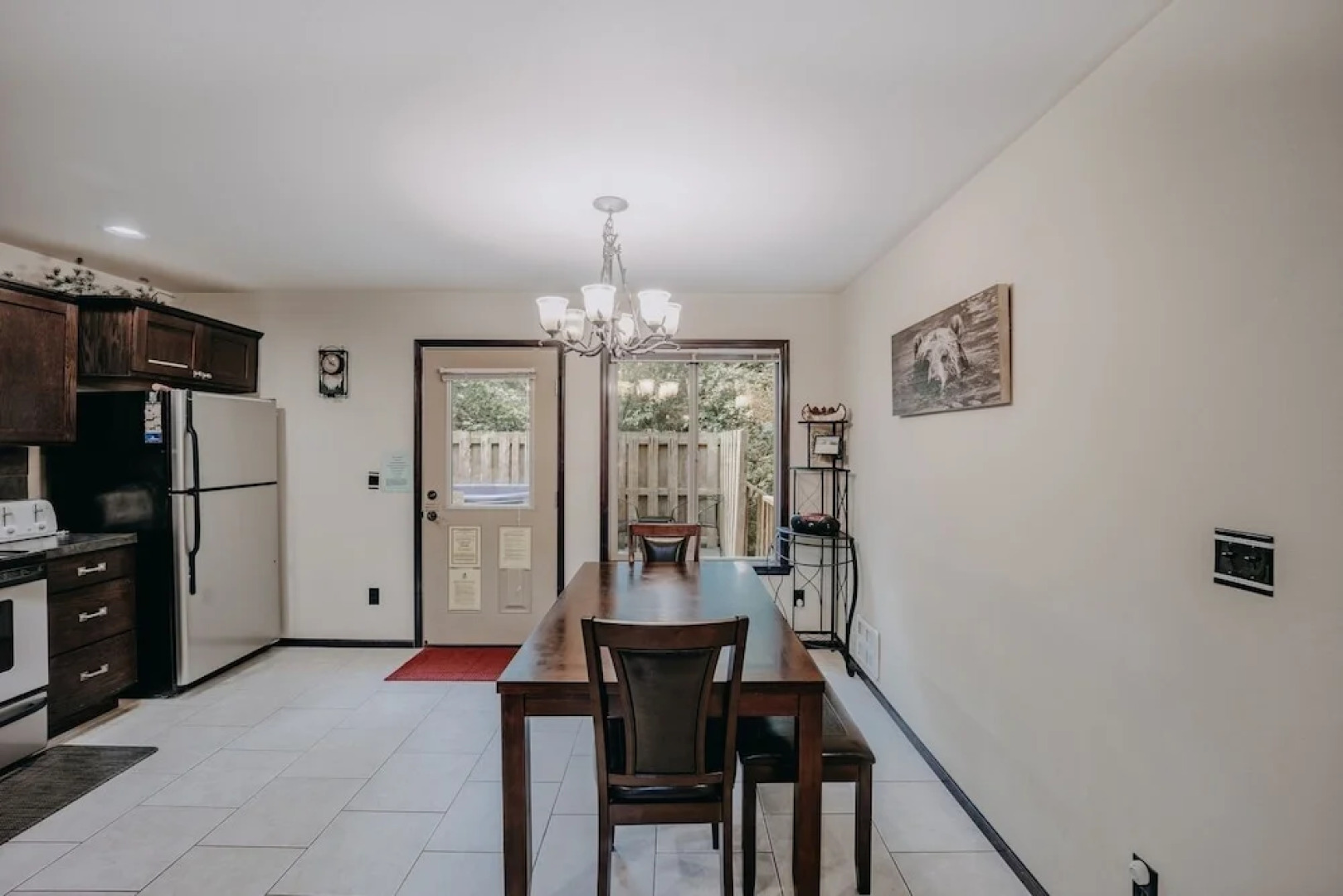 89gs - Hot Tub - Pets Ok - Wifi - Sleeps 4 1 Bedroom Home by RedAwning