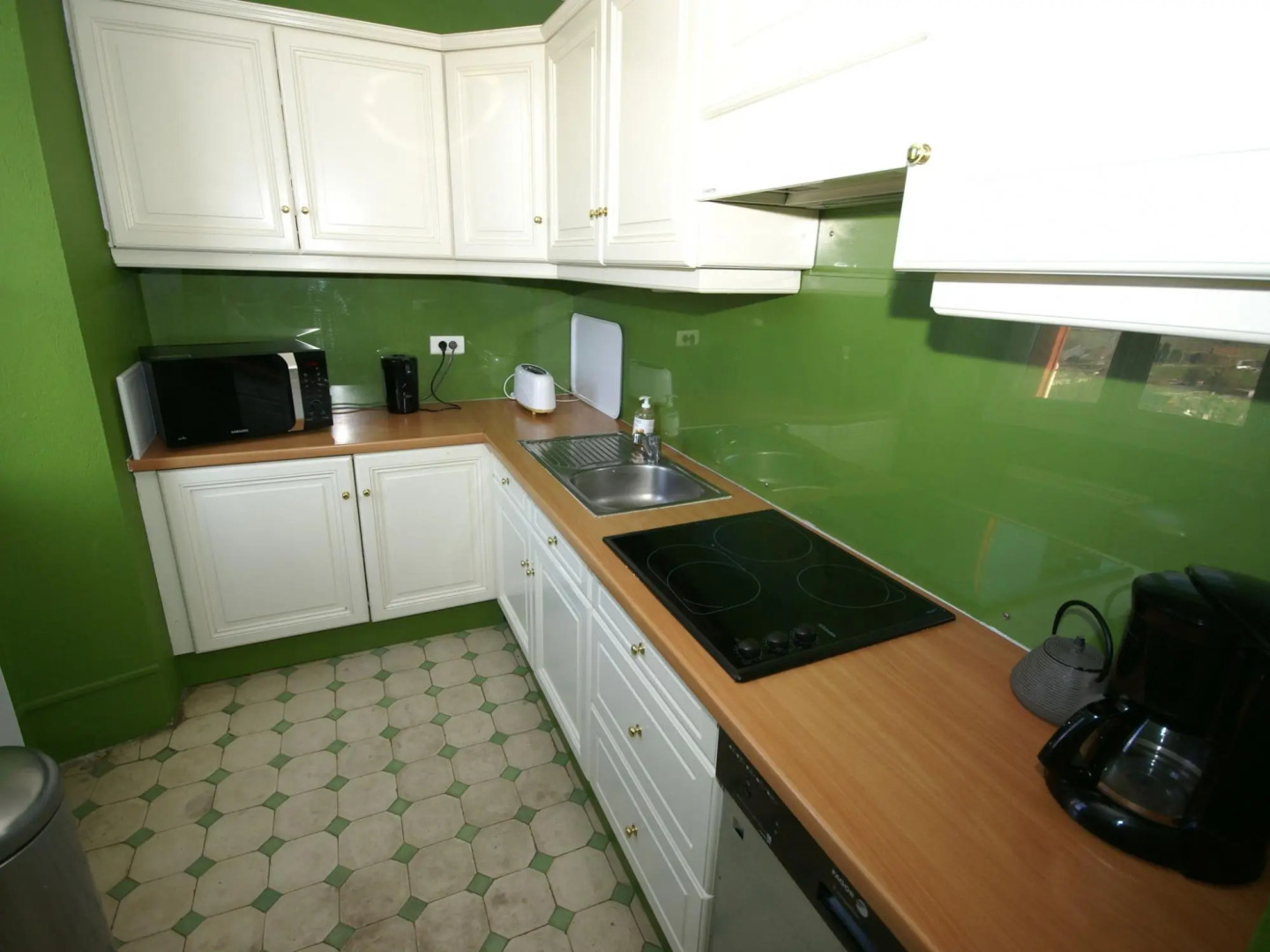 Majestic Castle in Serrières-en-chautagn With Lift