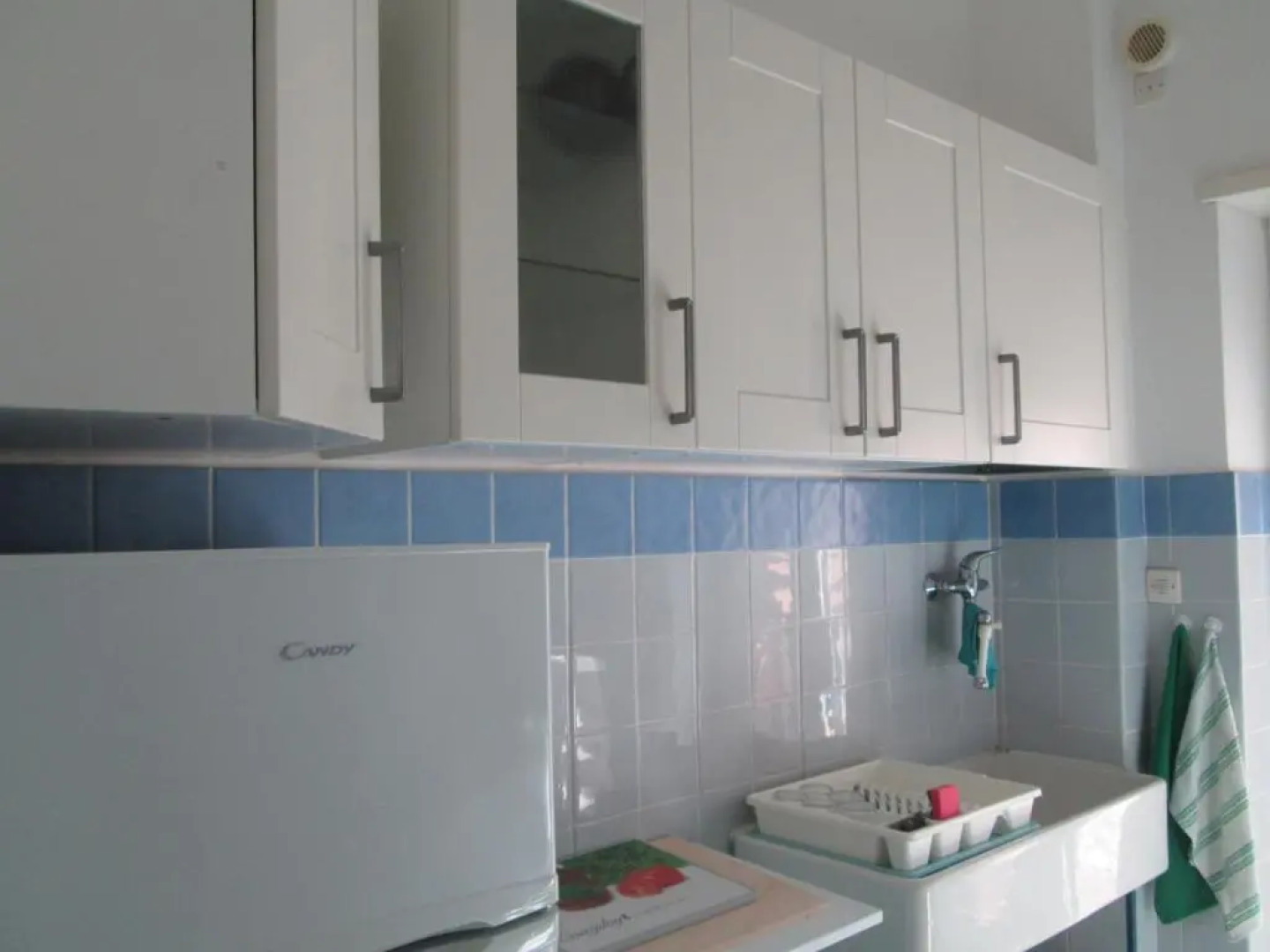 Luminoso Appartamento A 80 Metri dal Mare