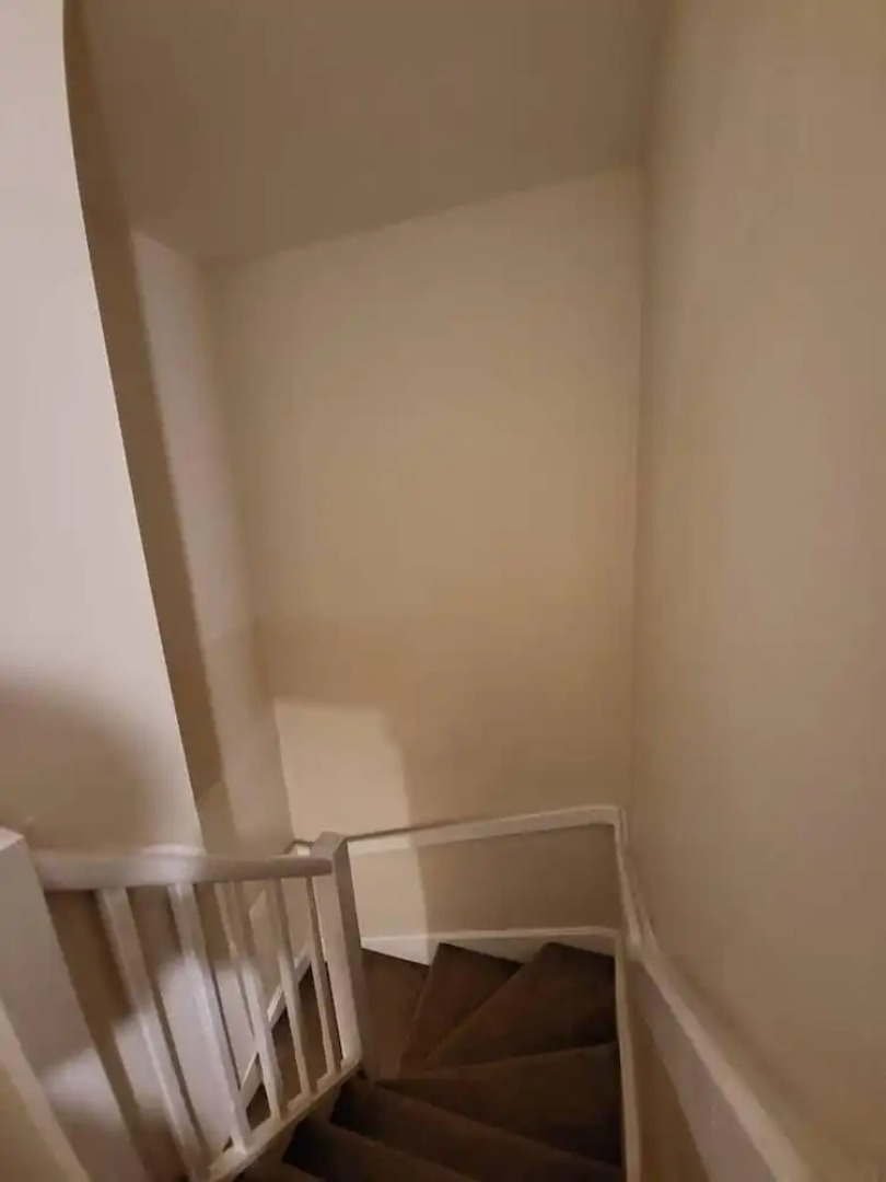 Lovely 4 Bedroom Home With Private Parking