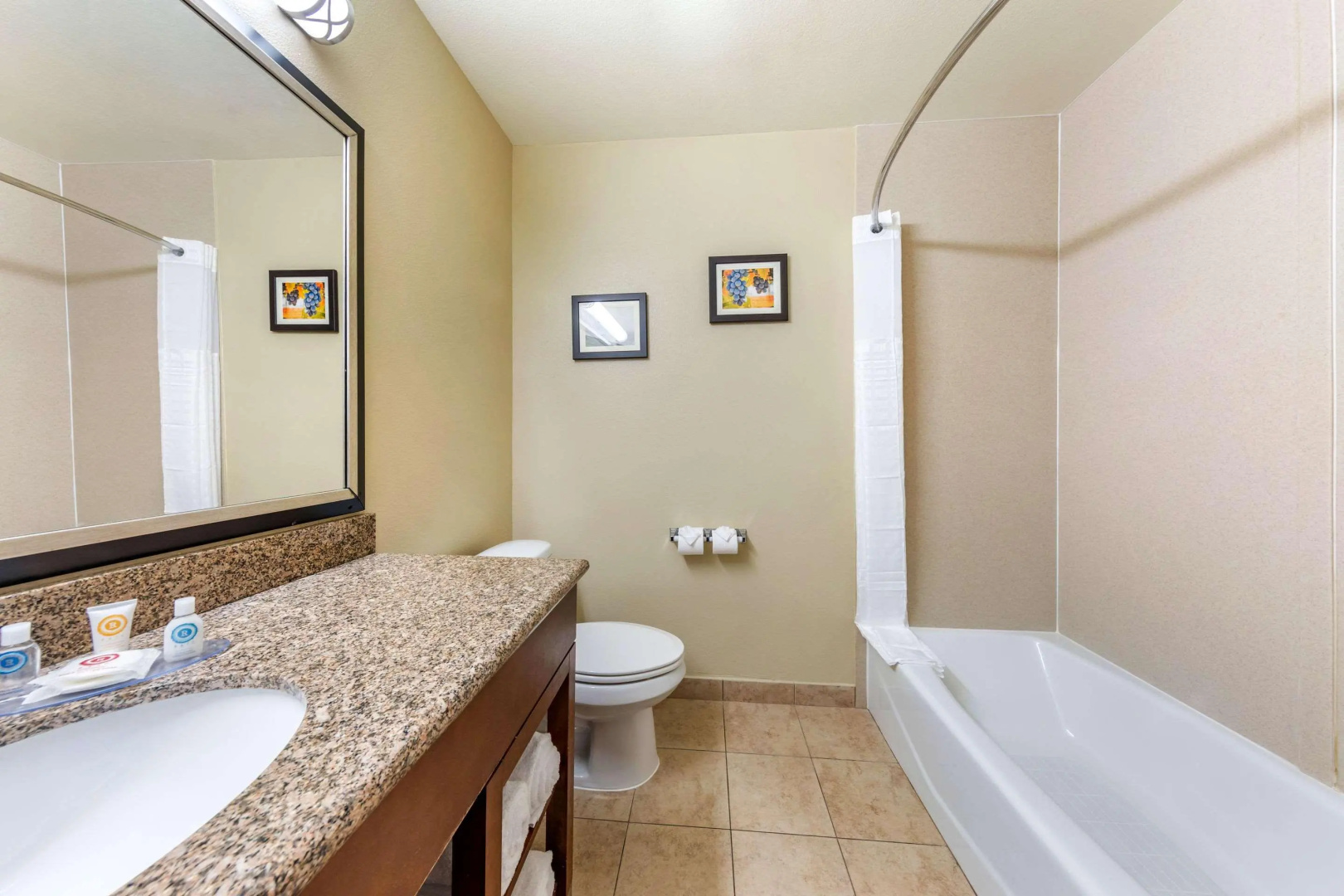Comfort Inn & Suites Colton