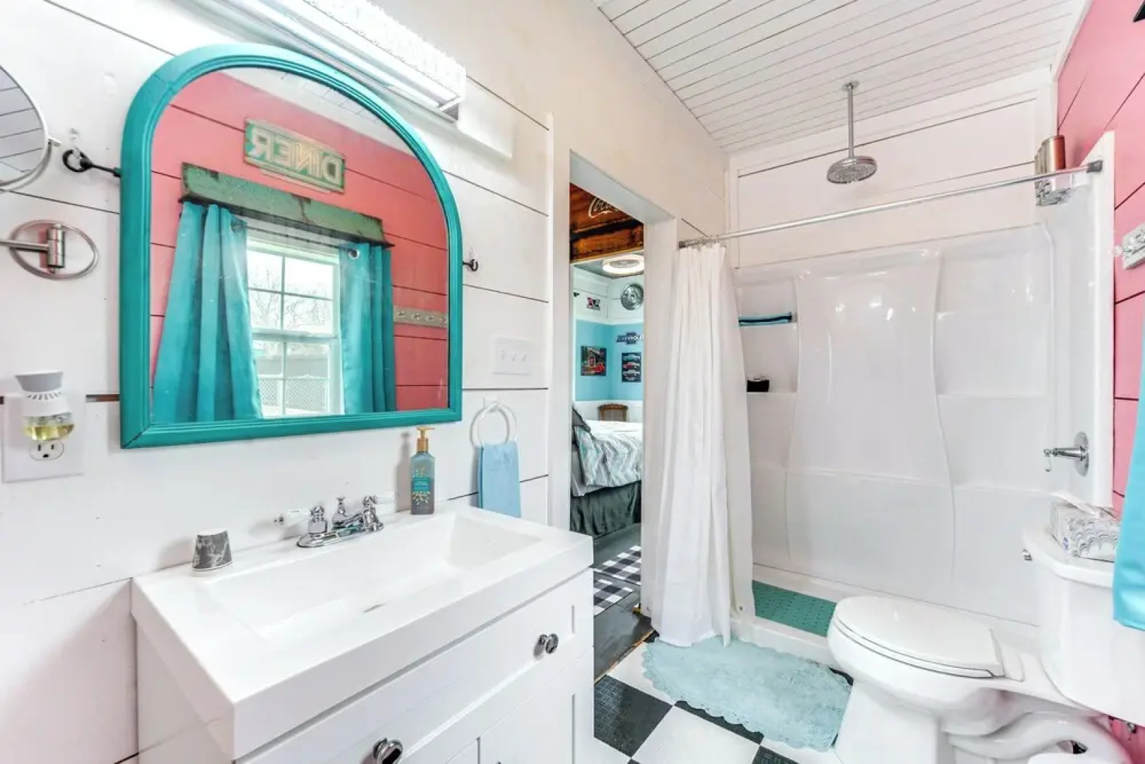 Fifties Diner-style Llano Home w/ Shared Fire Pit