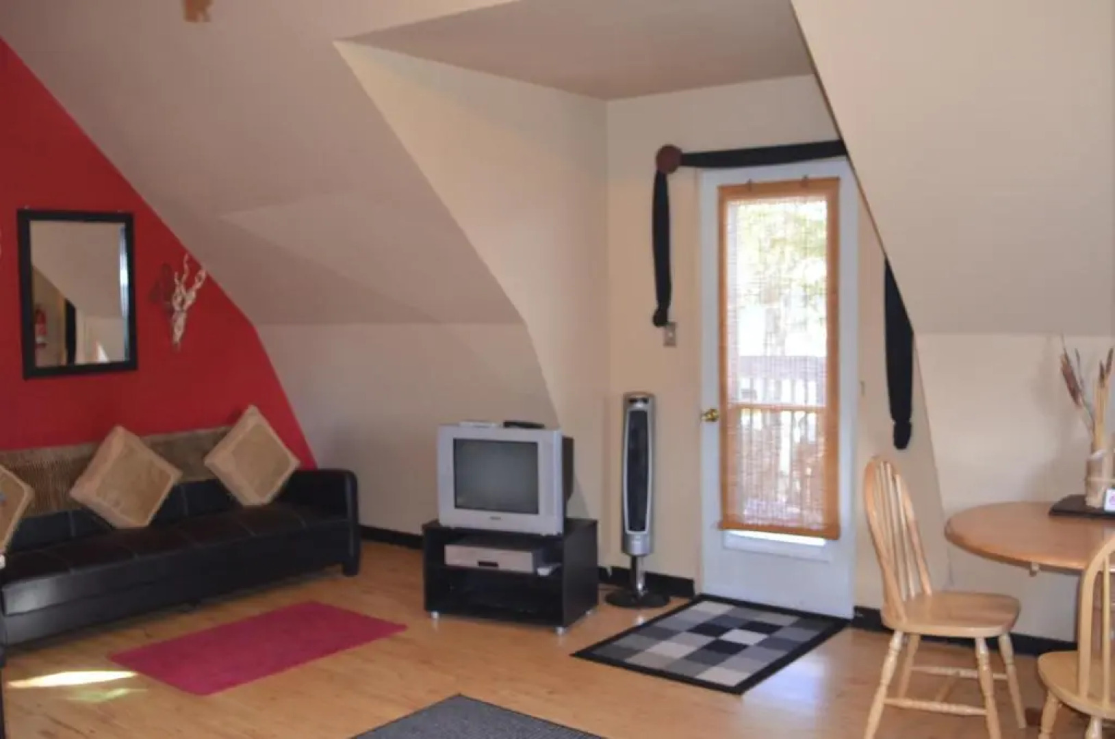 Sea Parrot Ocean View Manor