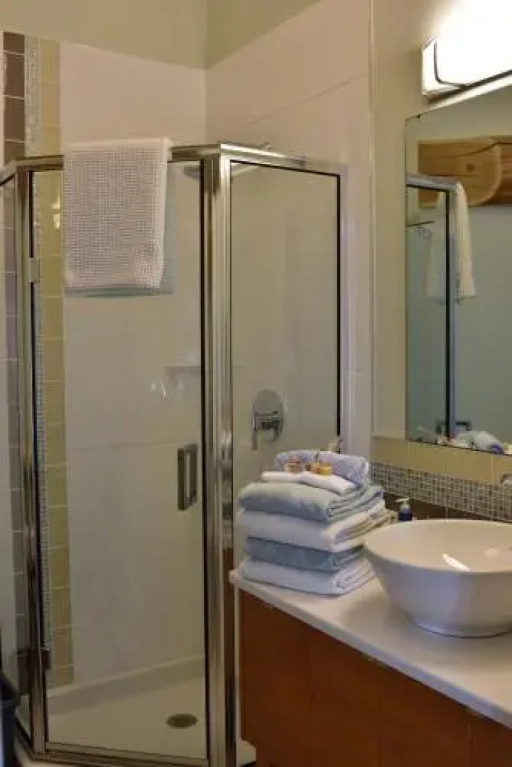 The Rockwell-Harrison Guest Lodge