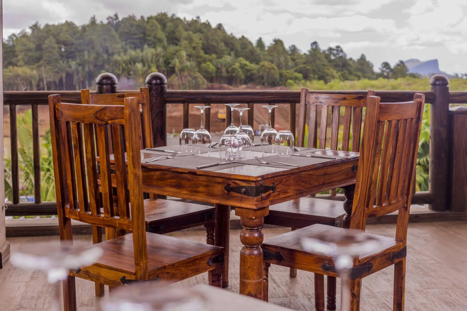 7 Cascades Restaurant Bar & Lodges