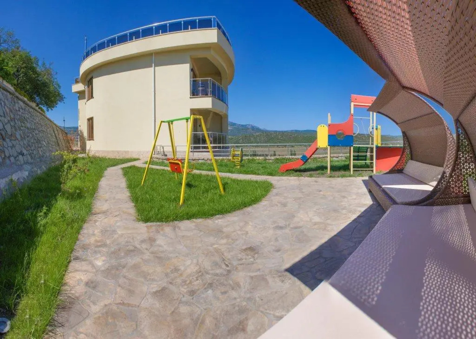 Отель Мирный