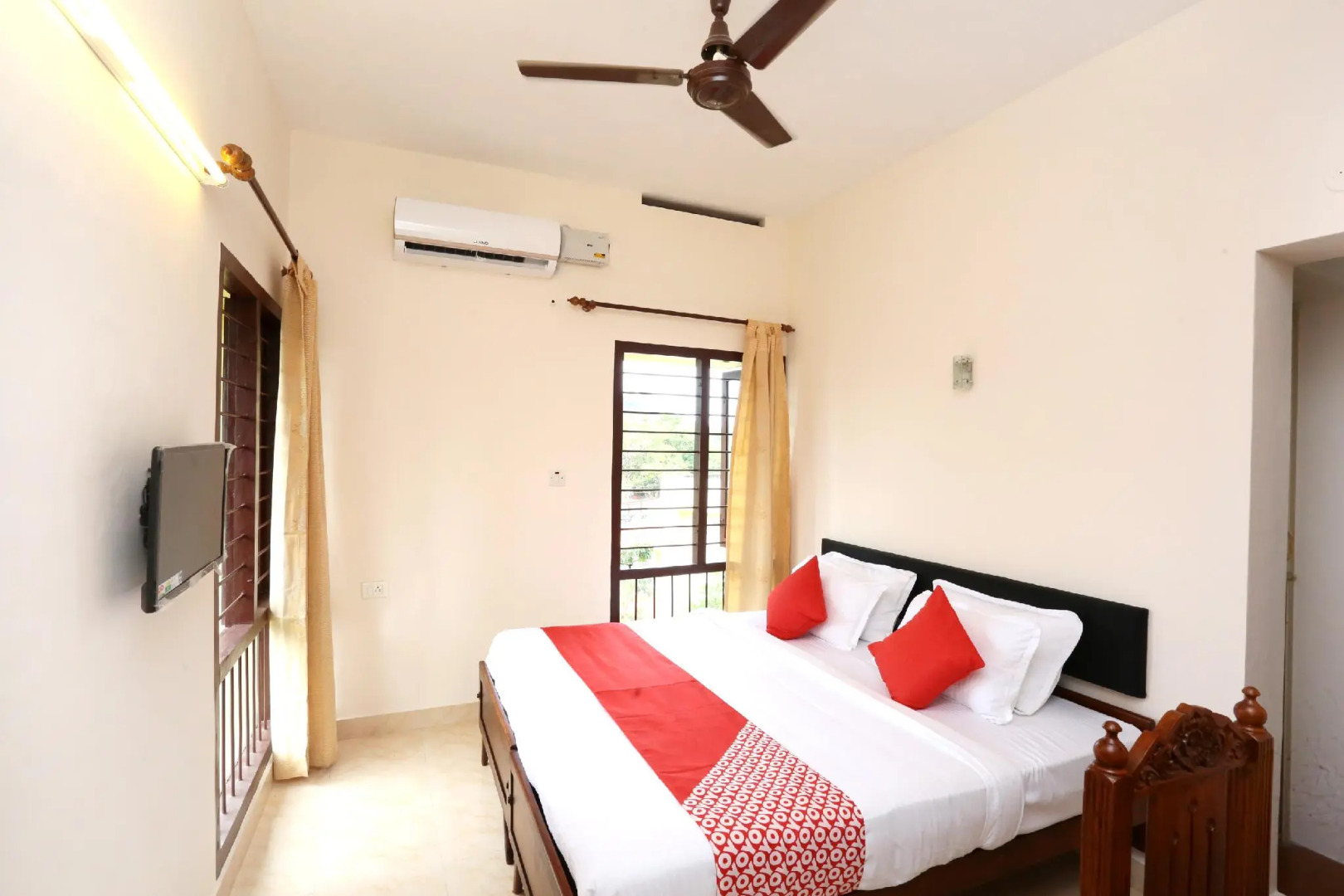 SPOT ON 76848 Hotel Samruddhi Residency