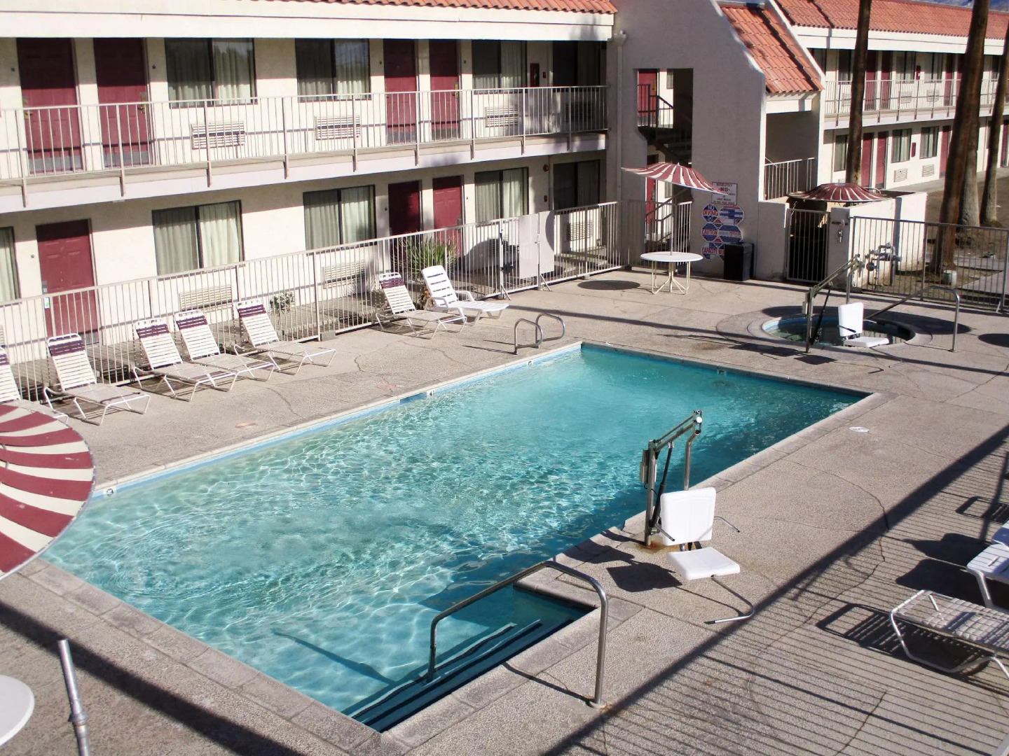 Rodeway Inn & Suites Thousand Palms - Rancho Mirage