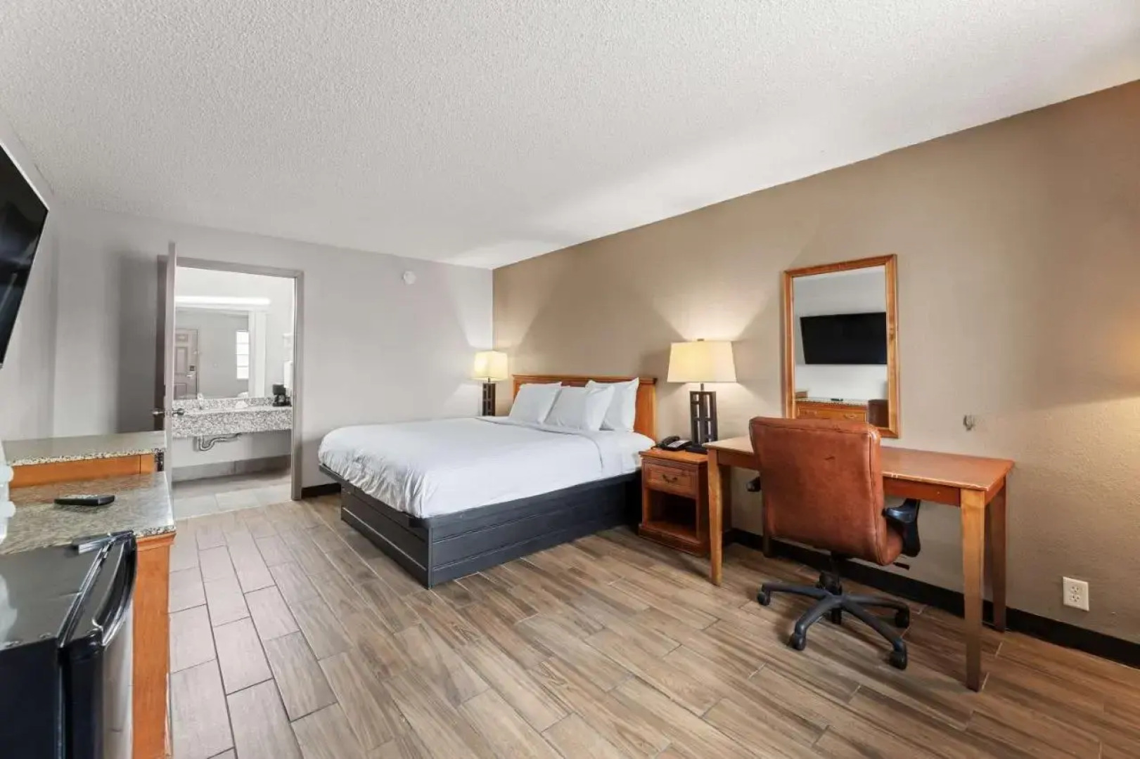 Best Western Mid-Cities Inn