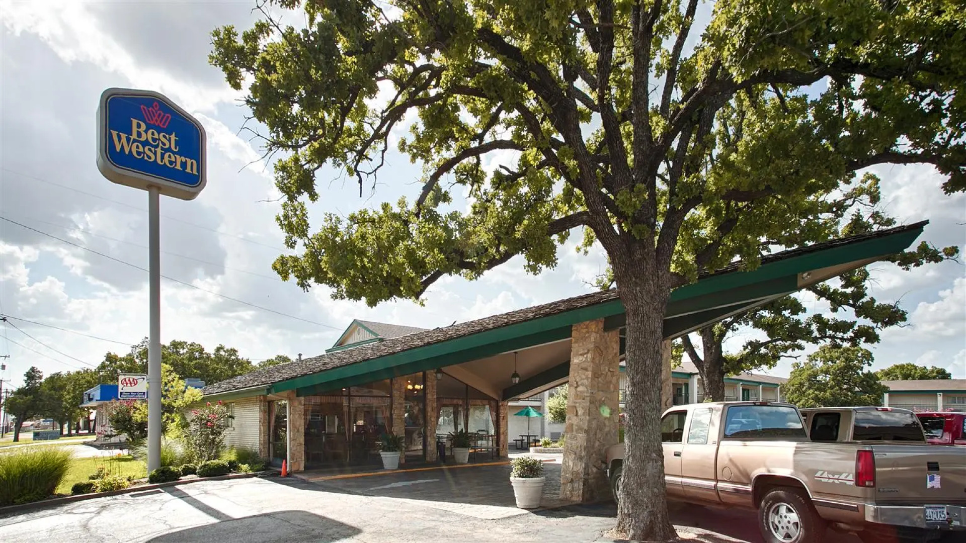 Best Western Chateau Ville Motor Inn