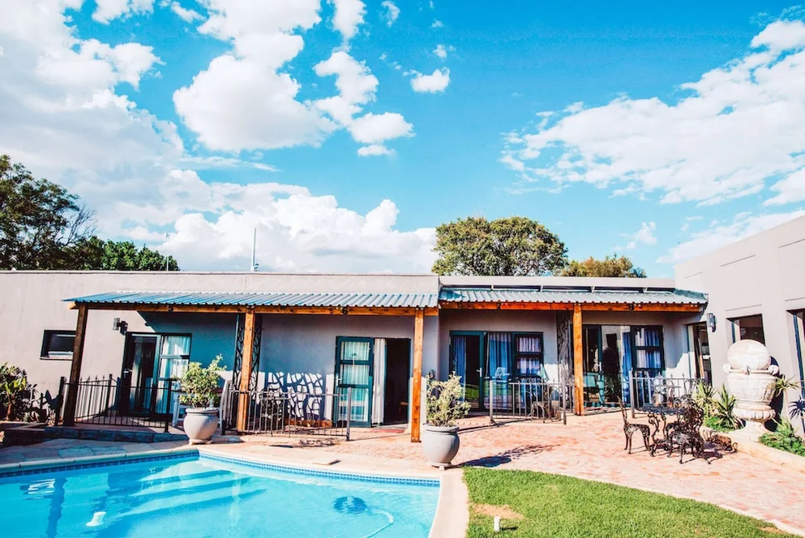 Le Grant Guesthouse and Conference facility