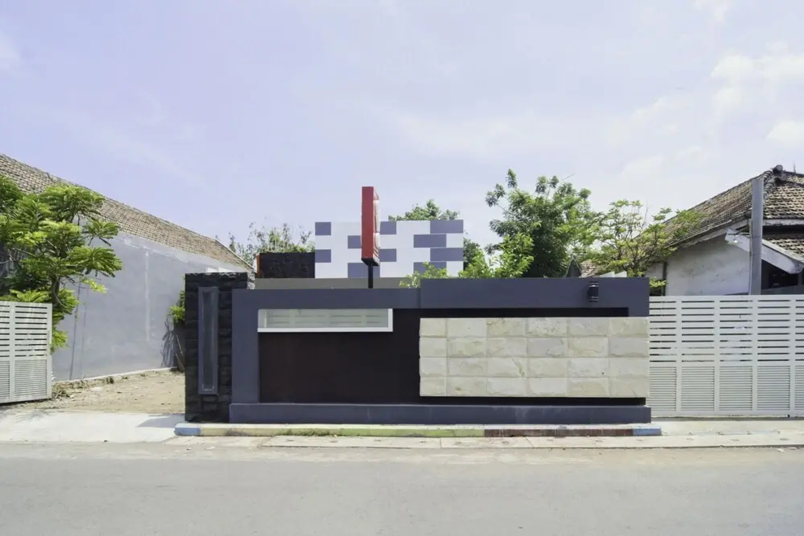 OYO 1909 Edelweiss Residence Syariah