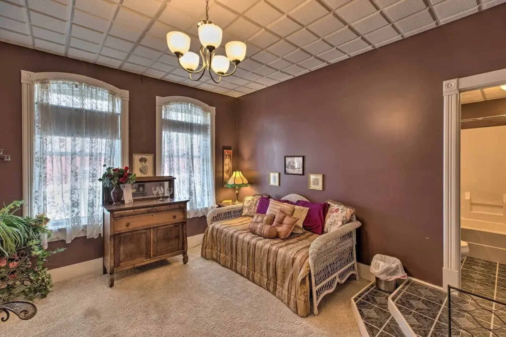 Pet-friendly Apt: 2 Blocks to Riverside Park!