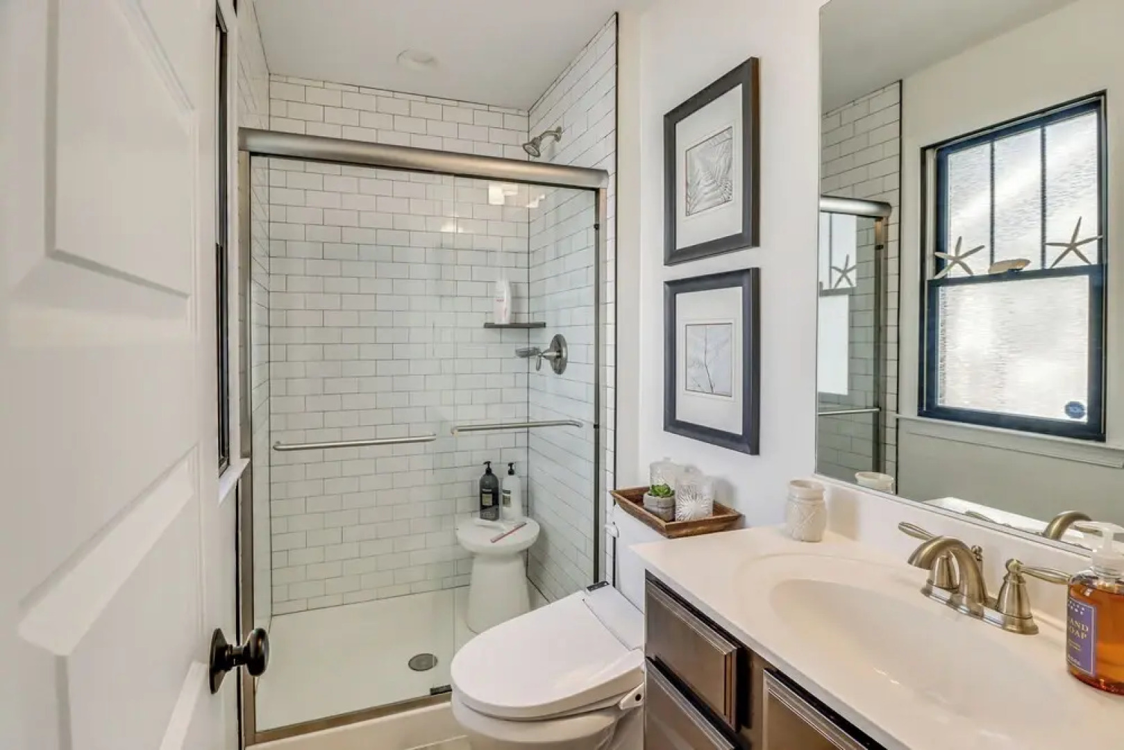 Walk to Potomac River: Colonial Virginia Retreat