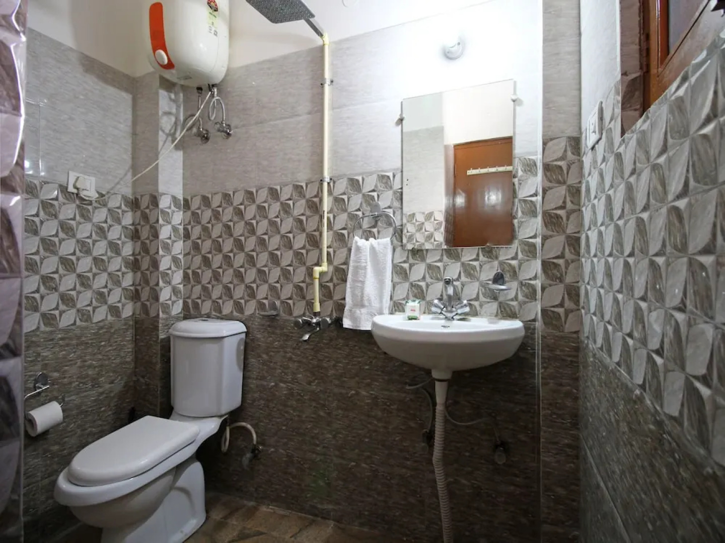 Cosy Tree Rooms by OYO Rooms