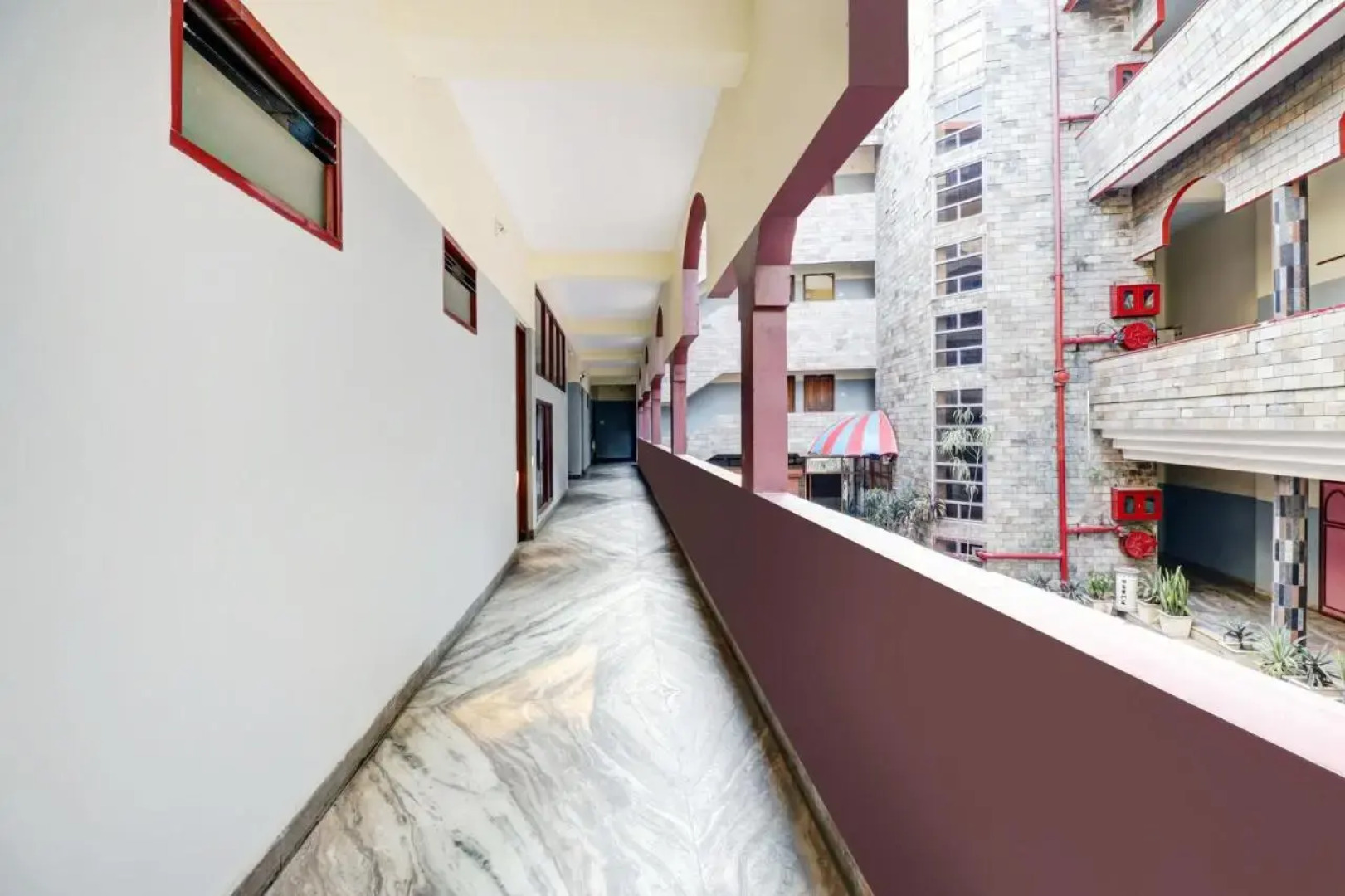 OYO 15837 Hotel Rvee's Regency