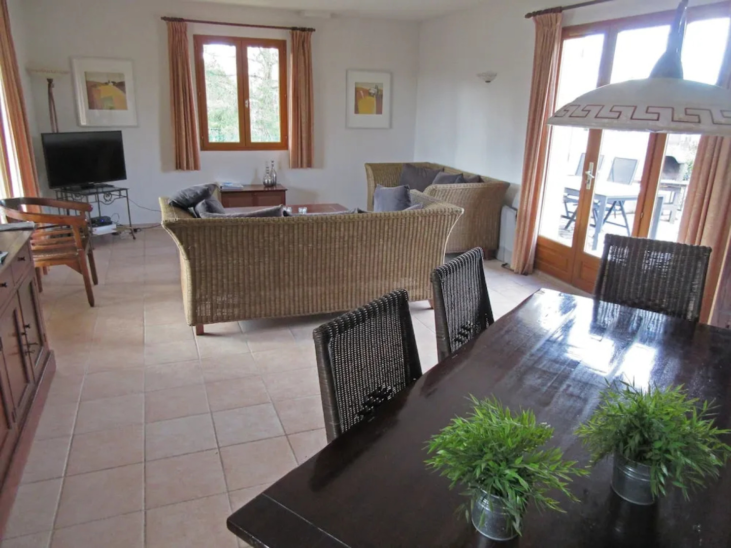 Spacious Villa With Swimming Pool, Jacuzzi, Trampoline, Swing, View, 500m Bakery