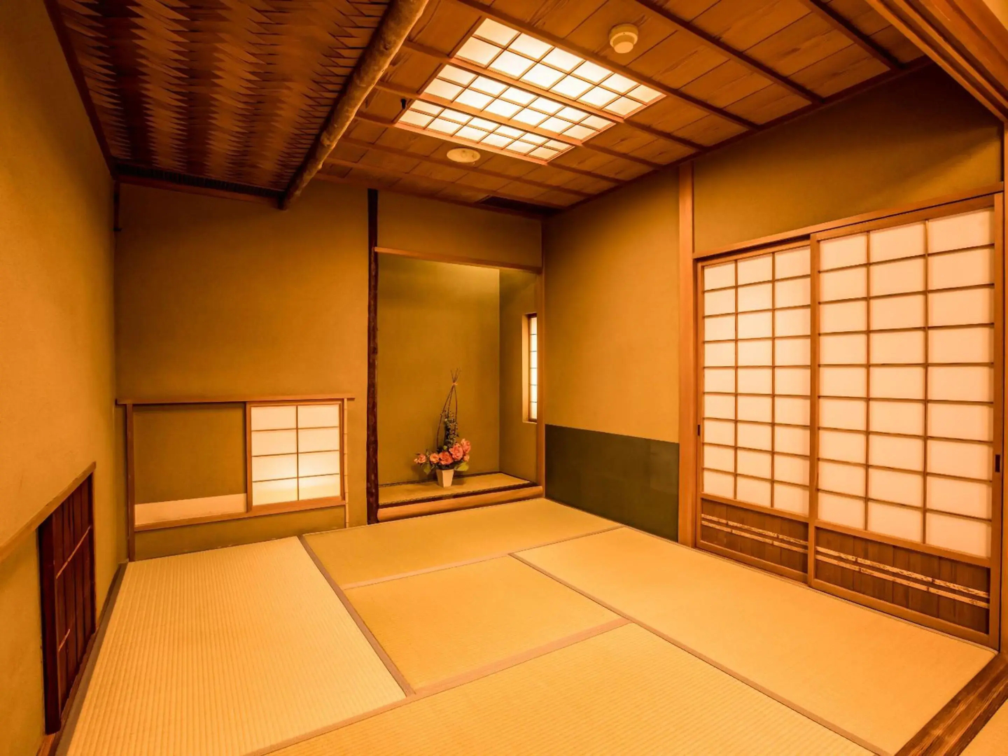 Ooedo Onsen Monogatari Premium Yamanaka Grand Hotel