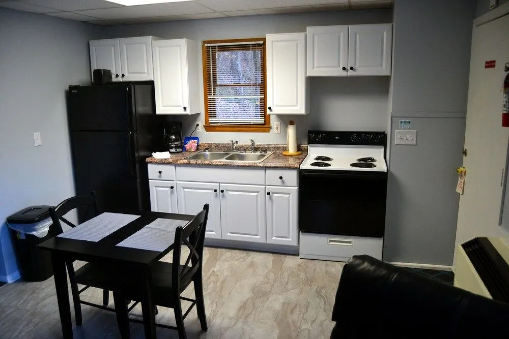 The Chalet Motel & Apts