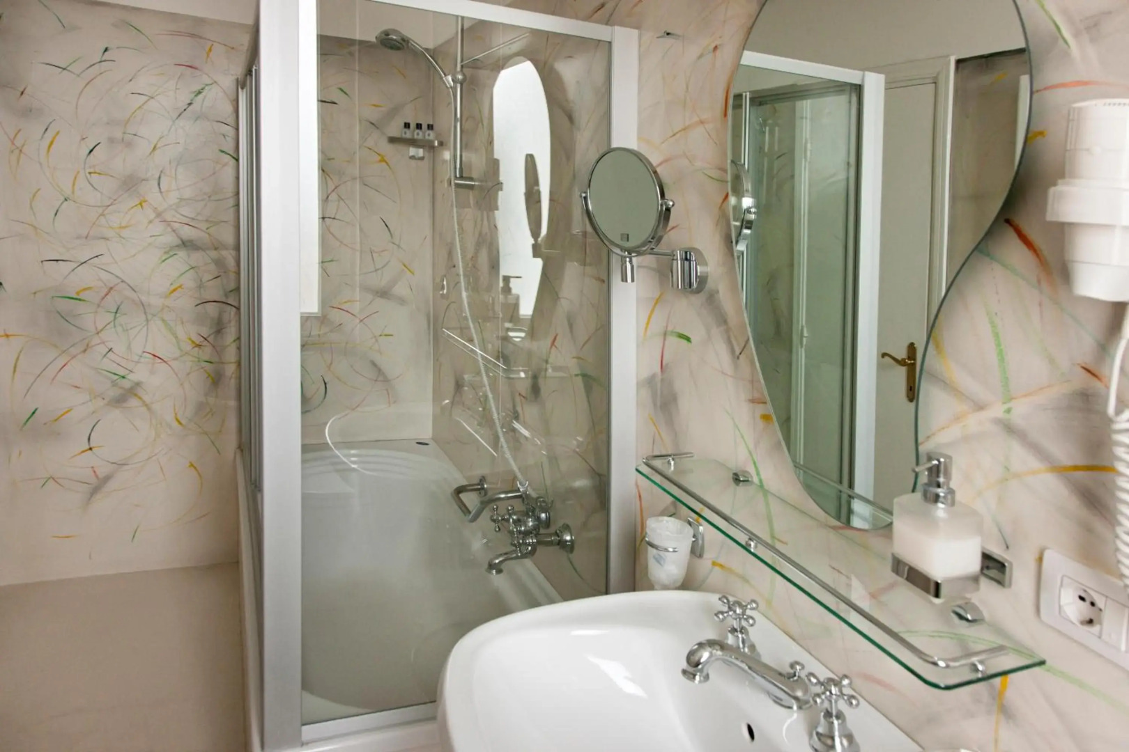 Alexander Museum Palace Hotel