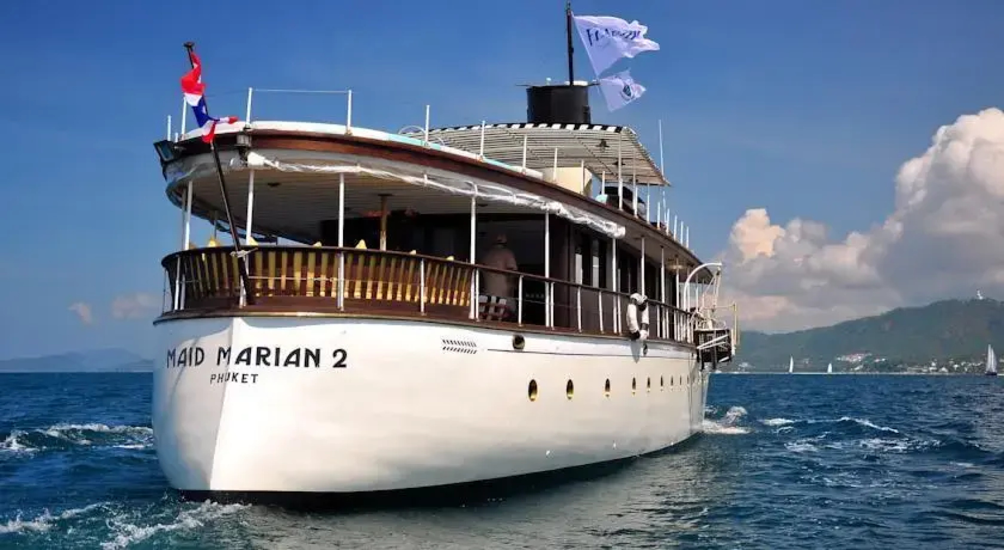 Luxury Yacht MM2