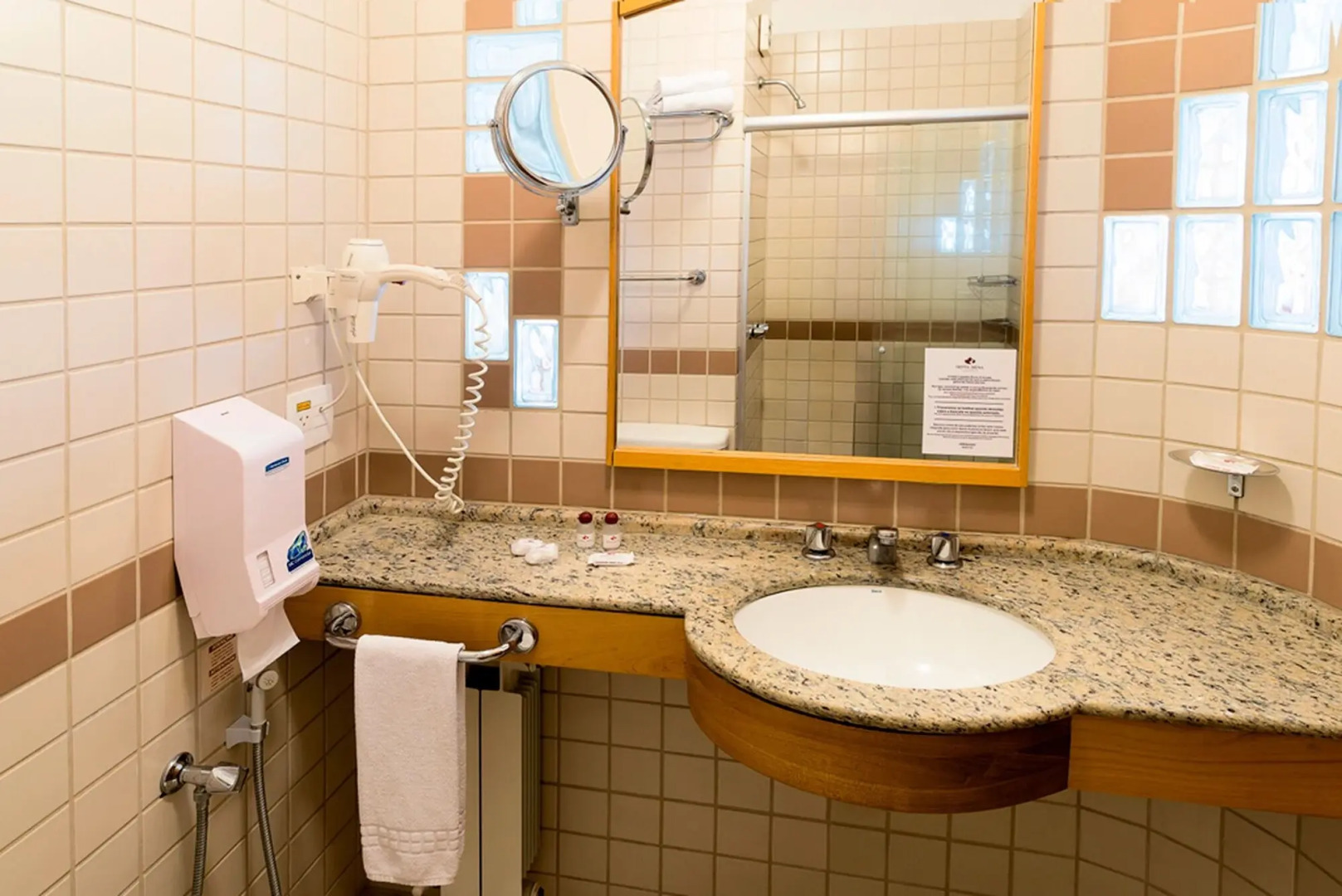 Hotel Laghetto Siena