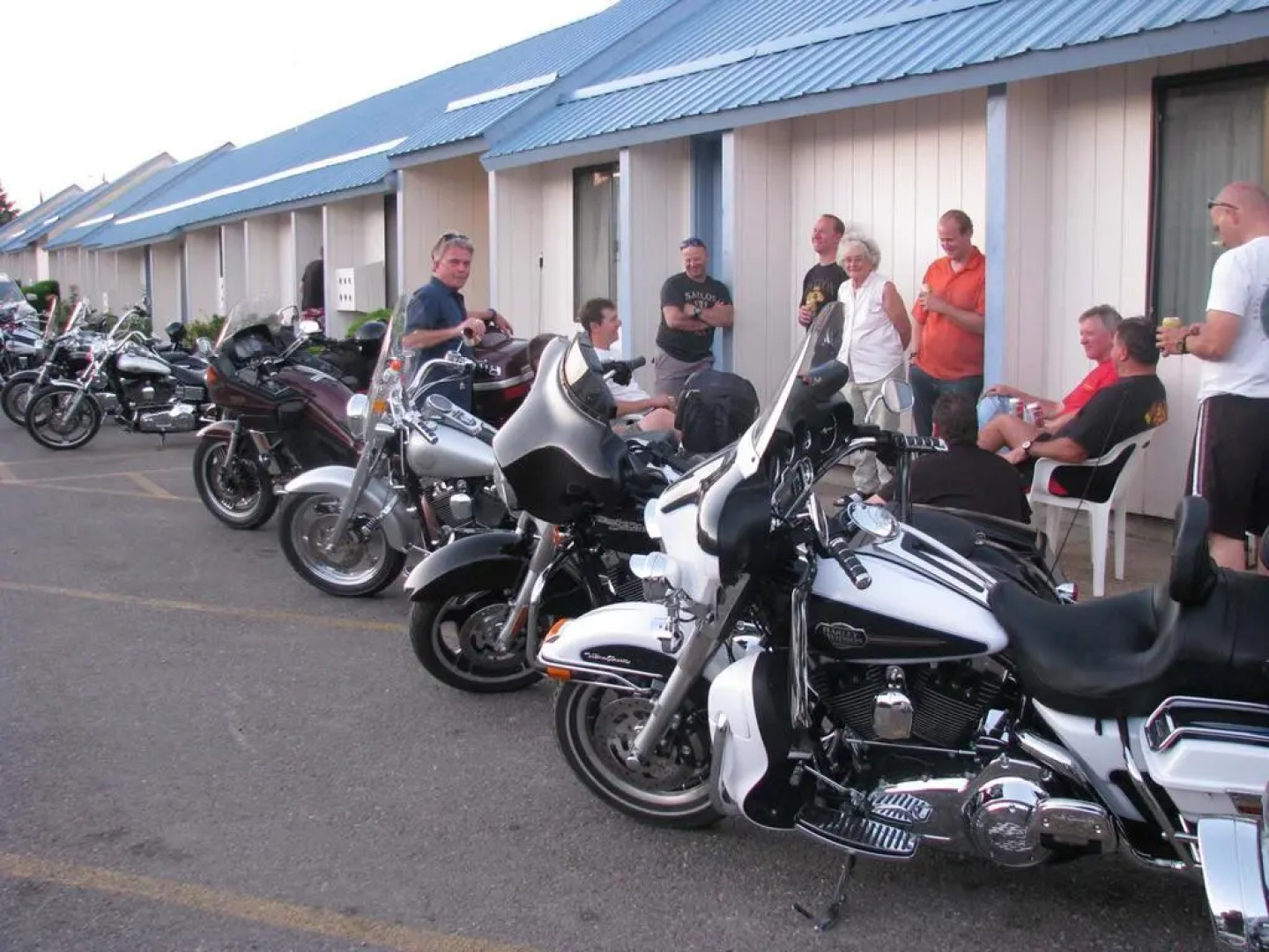 Blue and White Motel