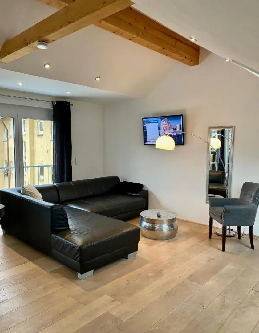 Luxuriöses Studio im Zentrum, Balkon, Kamin, Klima