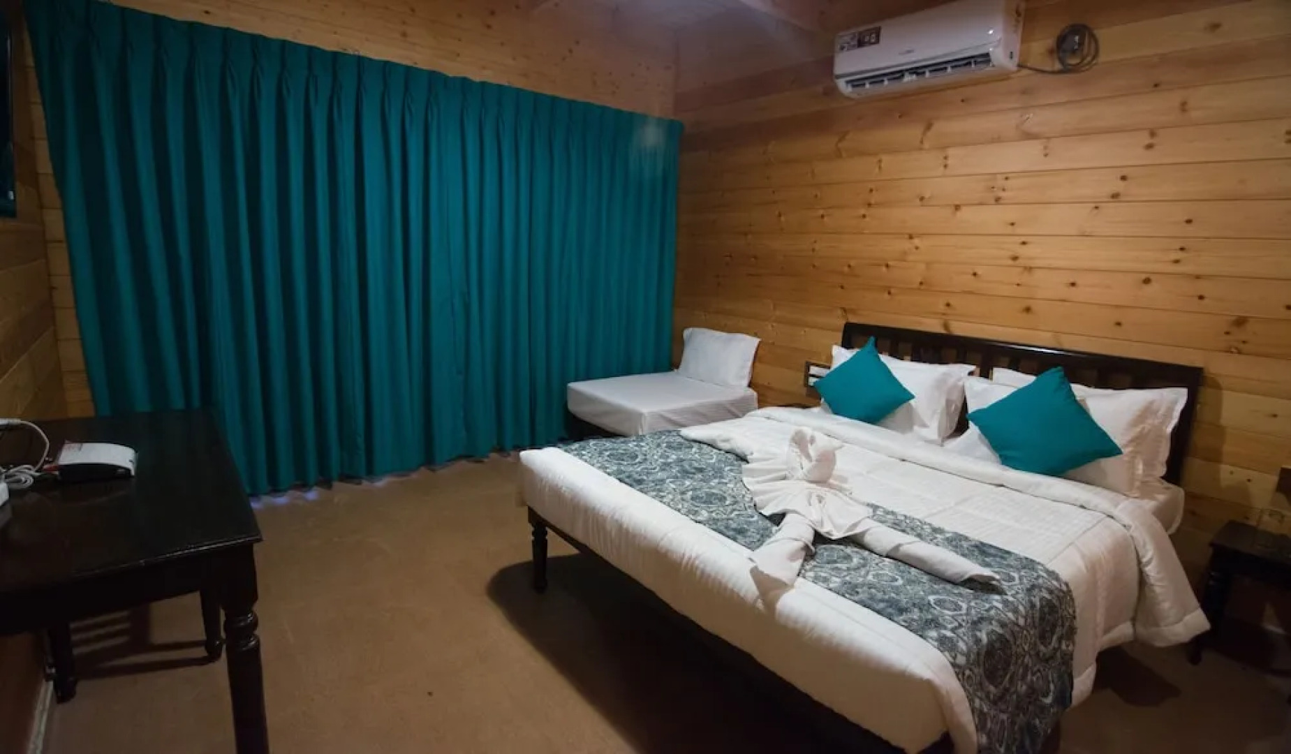 Vinnca Woodvillas Beachfront Resort