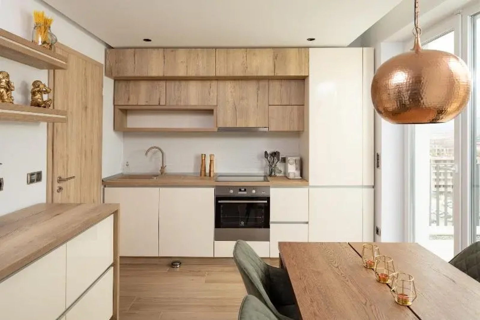 Kanopian Penthouse Hotel