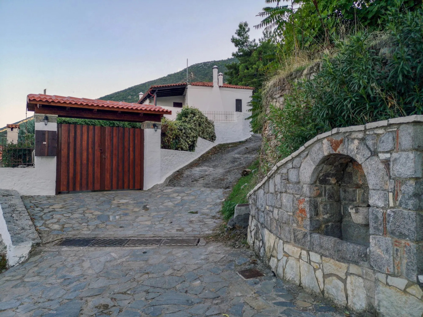 Dandy on the Hill in Parnassus Villa Pasifne up to Nine People