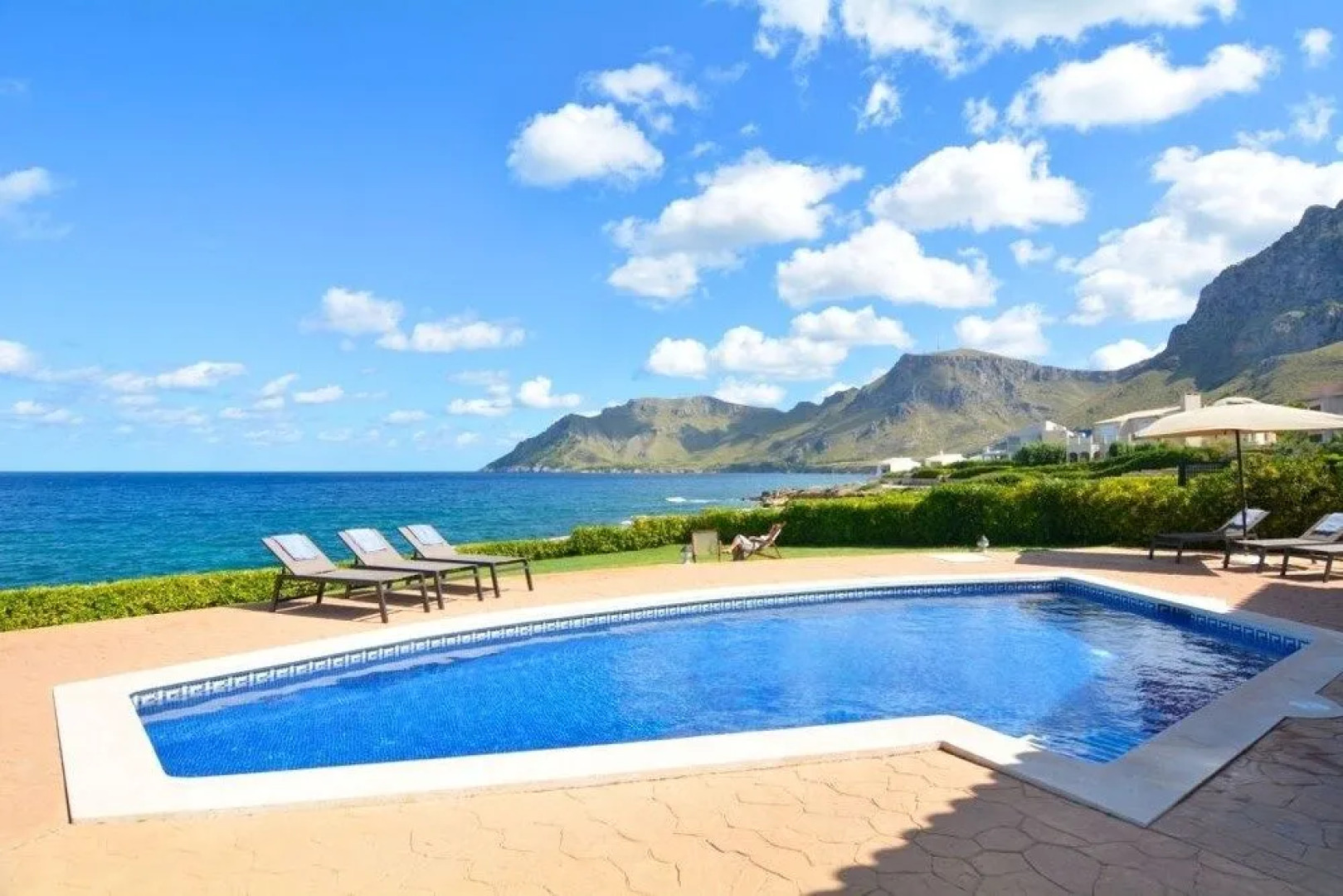 Luxurious Sea Front Villa in Mallorca