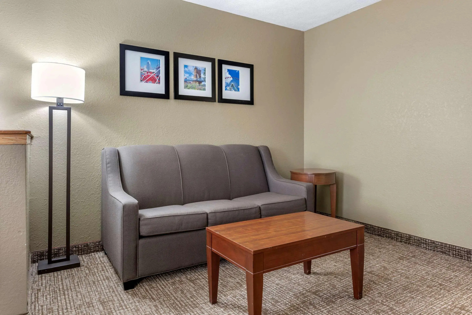 Comfort Inn & Suites Cincinnati Eastgate